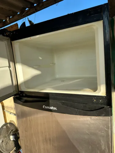 Geladeira esmaltec duplex em bom estado 