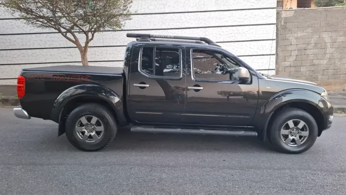 Nissan Frontier SV AT. CD 4X4 2.5 TB Dies. Aut. 2015