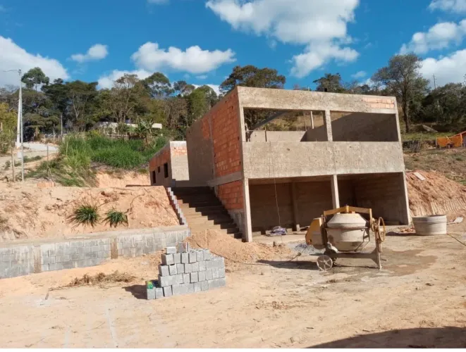 Vendo lote com início de construção - condomínio Buena Vista