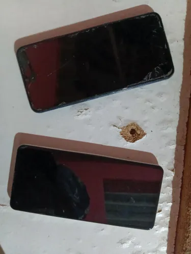 Vendo ou troco celulares da sansung com frontal quebrada, e um tablet da DL com trincado