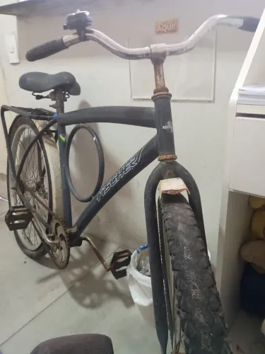 Vendo bicicleta barra forte para conserto