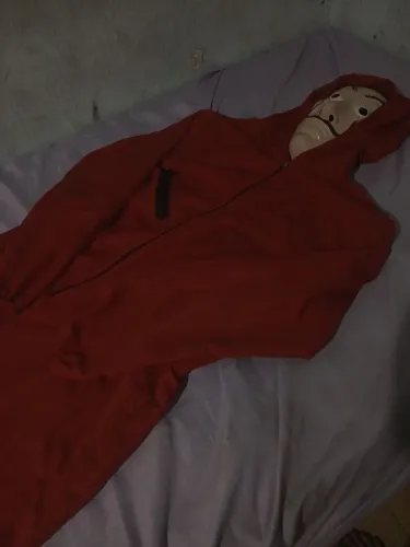 Fantasia lá casa de papel semi-novo