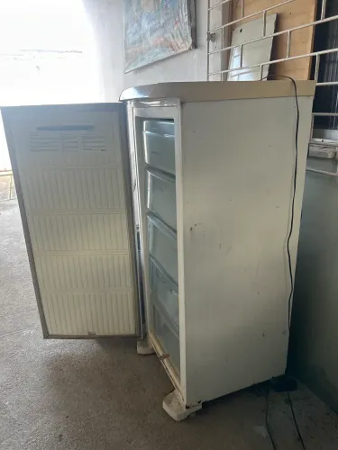 Freezer vertical Eletrolux FE18