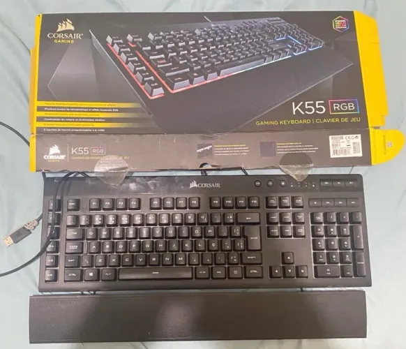 Teclado Gamer Corsair K55 RGB ABNT2