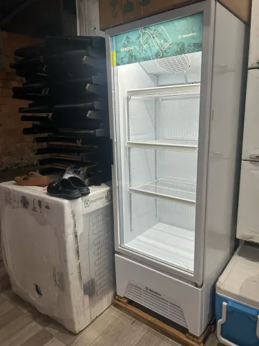 Vendo expositor vitrine Metalfrio 432L zerado nunca usando