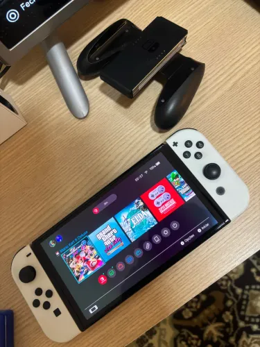 Switch OLED + 18 Jogos + SD 256 GB + Case