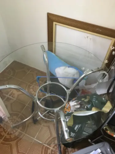 Mesa de jantar pés de inox