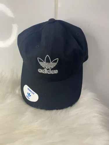 Boné Adidas  - Feminino (Novo)