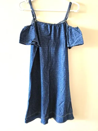 Vestido estilo jeans com Ombros Vazados