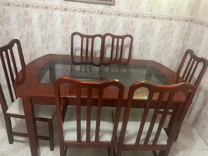 Vendo mesa de mogno