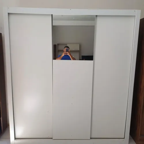 Vende entrego guarda roupa tá montando levo inteiro não desmonto