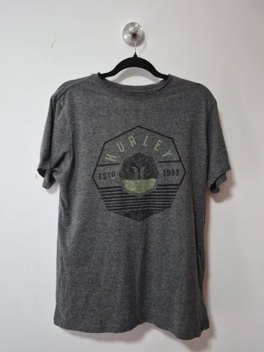 Kit 5 camisetas (original - semi novas) P - 2 Hurley, 2 Volcom e 1 Rusty (TODAS)