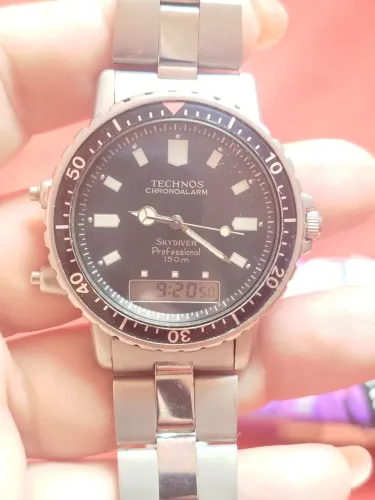 Relógio antigo technos chronolarm linha skydver, bateria nova, funcionando