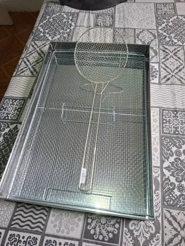 Escorredor de óleo e escumadeira 