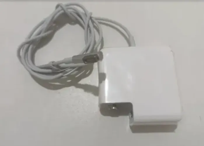 Fonte Para macbook Pro Magsafe 1 paralela usada uma vez