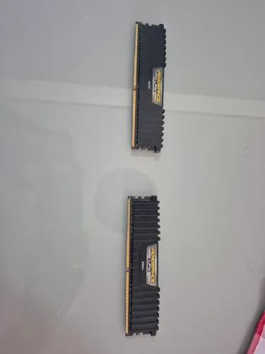 2x8 gb corsair vegence ddr4 2400mh
