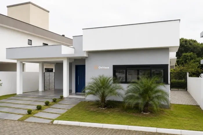 Casa à venda - 4 dormitórios - 1 suíte com 180m2 - Campeche