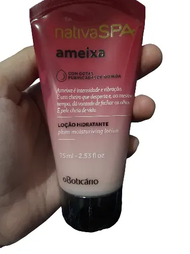 Creme corporal flor de ameixa O Boticário