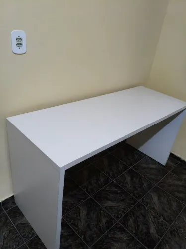 Mesa de escritório reforçada