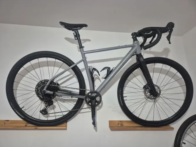 GRAVEL BIKE