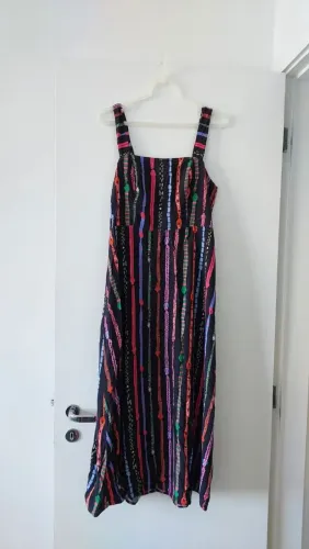 Vestido Miallegra.Tamanho P.Modelo Midi LaTeX,Alças Regulável.