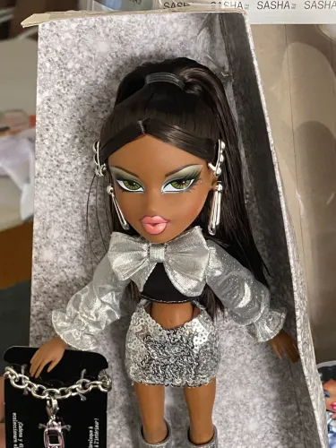 Sasha Charmz Bratz (leia a descrição!)