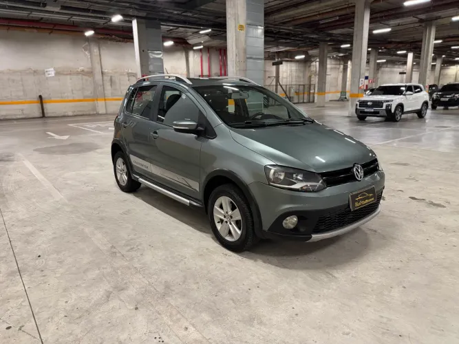Volkswagen Crossfox 1.6 MI Total Flex 8V 5P 2011