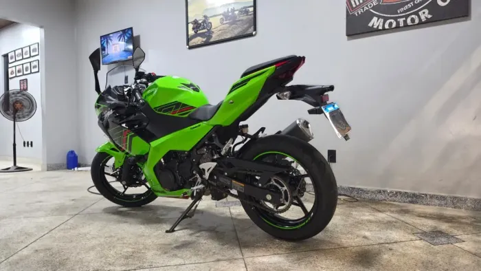 Kawasaki Ninja 400 KRT - Máquina Impecável | Oportunidade Imperdível!