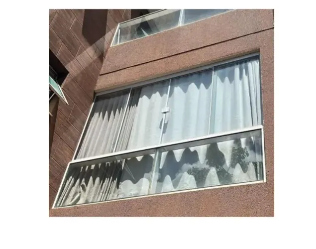 Vidraçaria (janela para sacada)