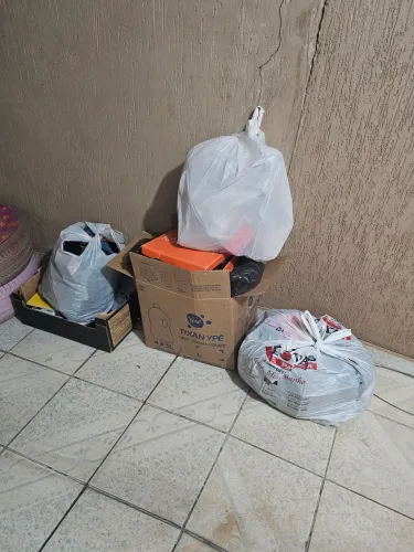 Doação de livros e roupas