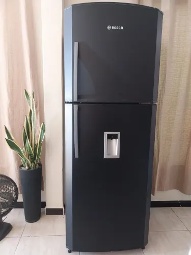 Geladeira Duplex Bosch 445 L( baixei para vender logo)
