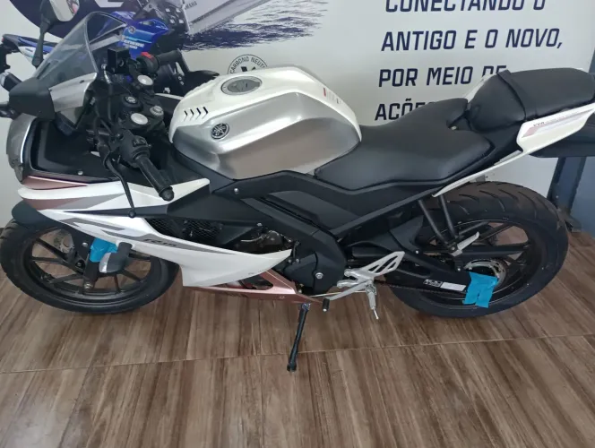 Yamaha R15