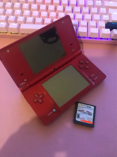 Nintendo DSI com defeito e jogo junto