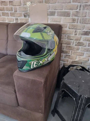 Capacete texx ótimo estado de conservação. 