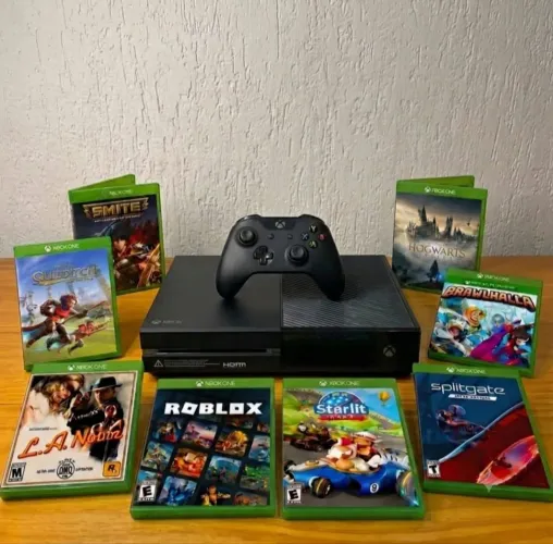 Console Xbox One Fat 500gb + Controle + 8 Jogos - Seminovo