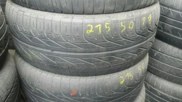 Pneu 215 50 17 Pirelli Fiat stilo usado Phantom