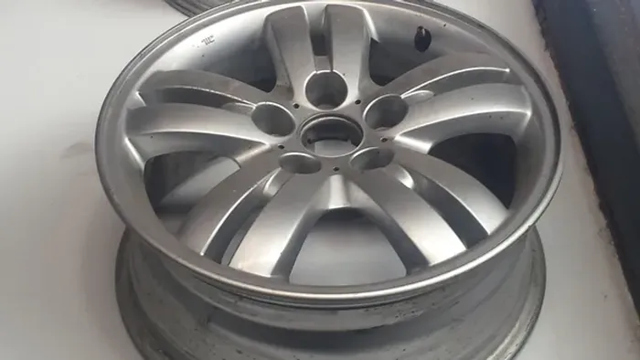 Roda aro 16 Hyundai Tucson estrela prata 5x114 jogo usado