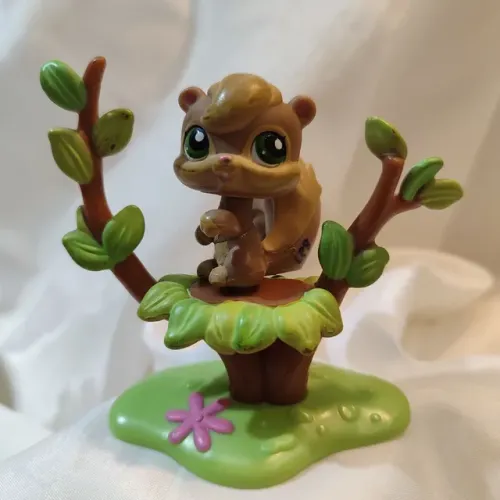Hasbro | Littlest Pet Shop Esquilo + Árvore