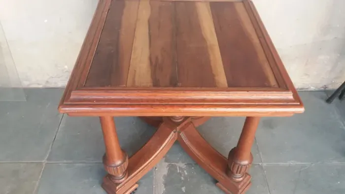 Mesinha de centro madeira antiga 