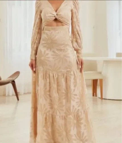 Vestido (conjunto saia longa e cropped com manga)