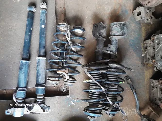 Kit suspensão Peugeot 308 408 molas e amortecedor 