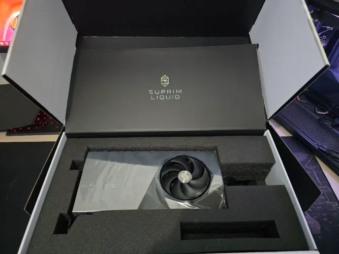 MSI RTX 5080 Suprim Liquid