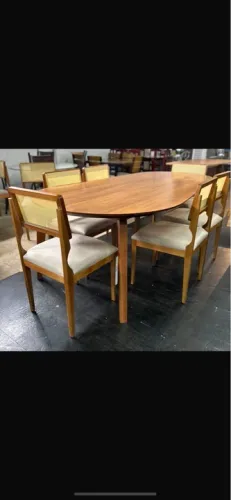Mesa de Jantar em Madeira Maciça modelo orgânico