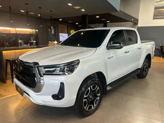 Toyota Hilux CD SRX 4X4 2.8 TDI 16V Diesel Aut. 2024