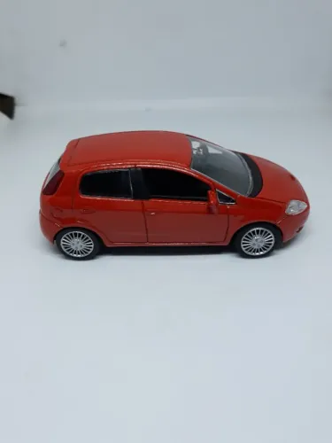 Miniatura Fiat Punto 1/43 Norev Vermelho