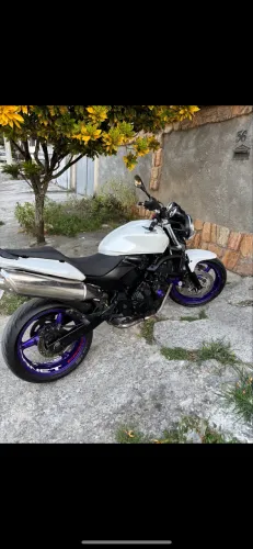 Hornet 2007 carburada 