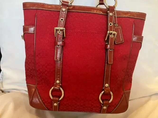 Bolsa Coach vermelha original usada