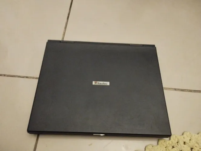 Notebook Itautec antigo coleção