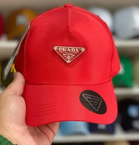 Boné Prada Vermelho