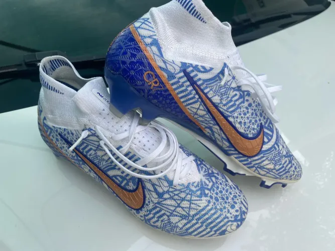 Chuteiras Nike Mercurial CR7 - Edição Especial